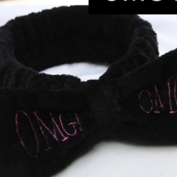 Soft & Fluffy "OMG" Hair Headband With Bow - Black - Picture 2 of 5